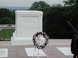 800px-Tomb_of_the_Unknowns tomb of the unknown soldier